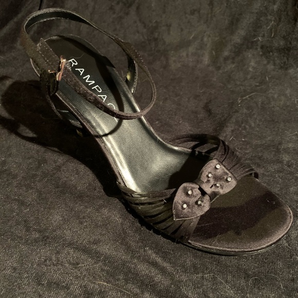 ⬇️ ⬇️PRICE! NWOT “RAMPAGE” STRAPPY DRESS SHOES - Picture 3 of 8